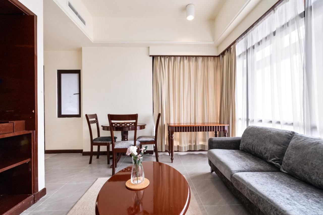 Luxhouz Suites At Times Square Kuala Lumpur Exterior photo