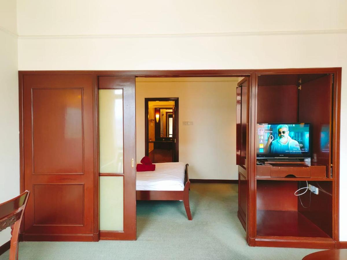 Luxhouz Suites At Times Square Kuala Lumpur Exterior photo