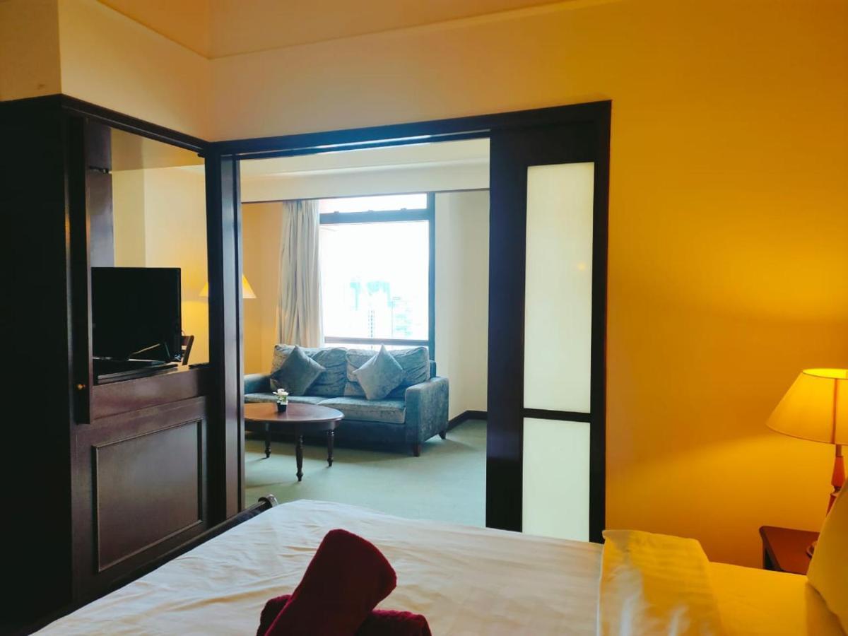 Luxhouz Suites At Times Square Kuala Lumpur Exterior photo