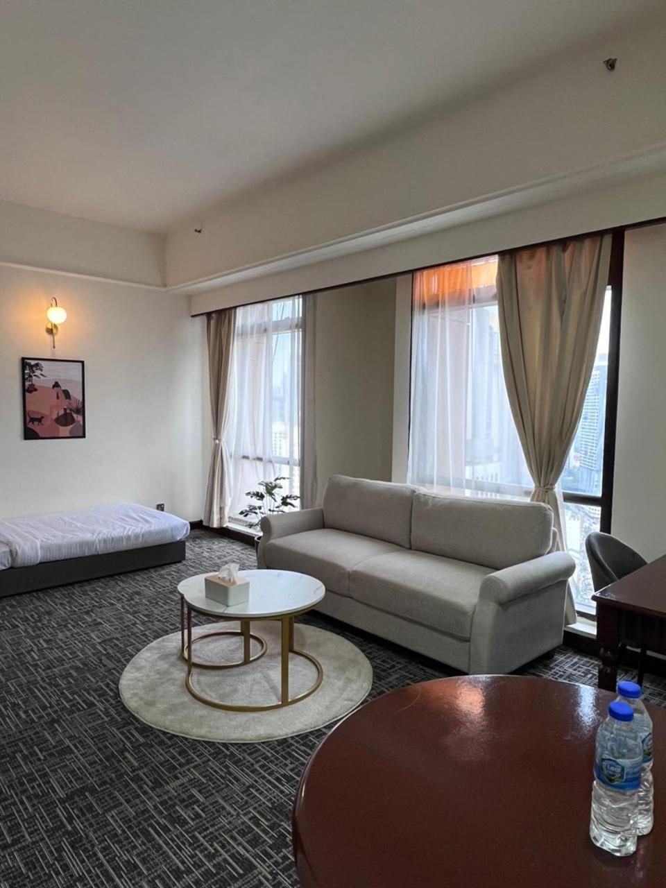Luxhouz Suites At Times Square Kuala Lumpur Exterior photo