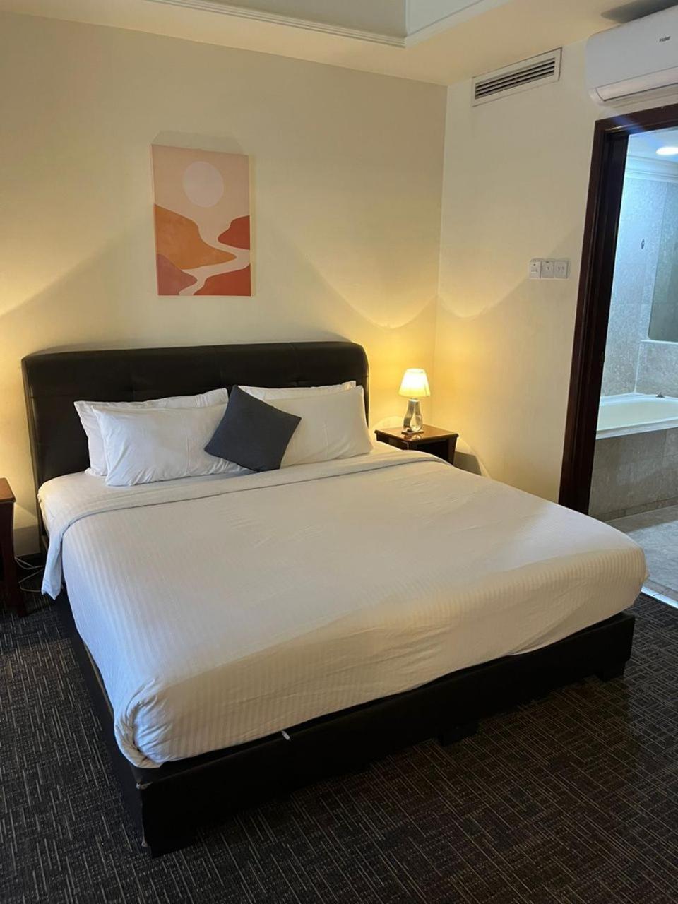 Luxhouz Suites At Times Square Kuala Lumpur Exterior photo
