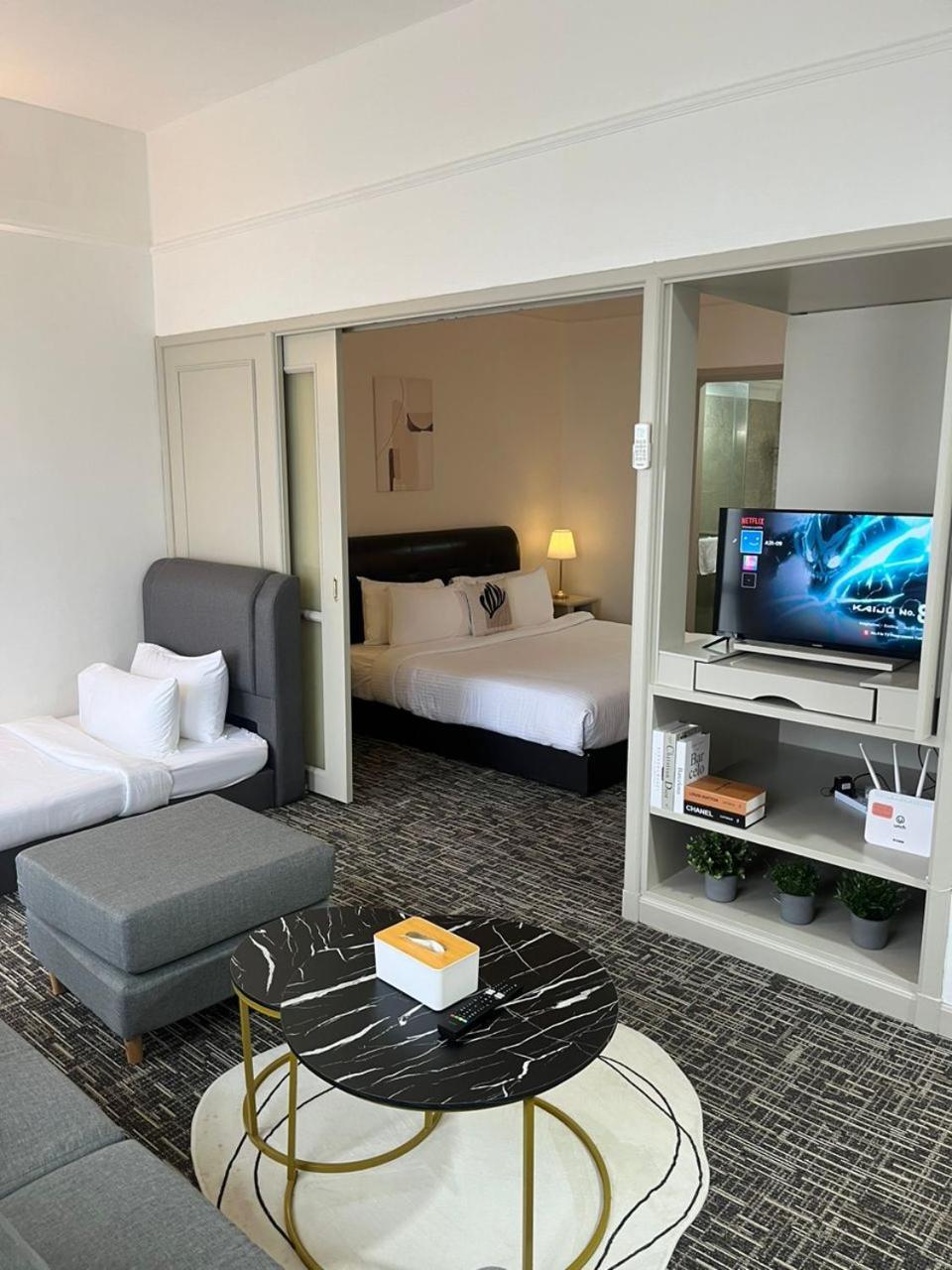 Luxhouz Suites At Times Square Kuala Lumpur Exterior photo
