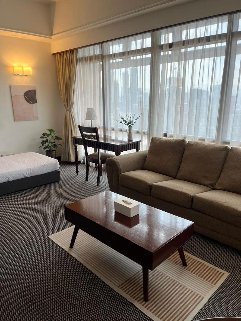 Luxhouz Suites At Times Square Kuala Lumpur Exterior photo