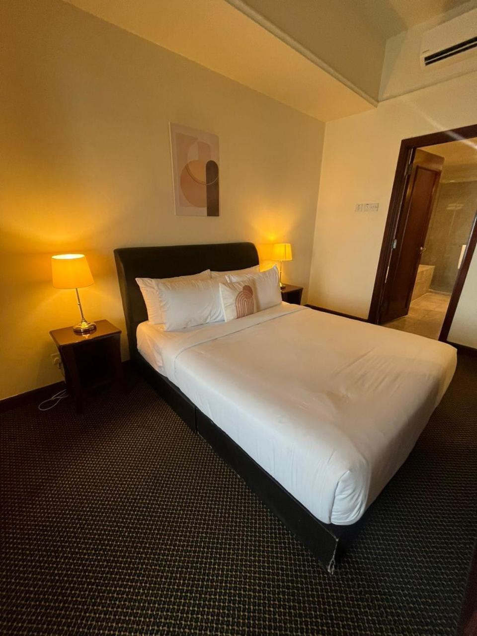 Luxhouz Suites At Times Square Kuala Lumpur Exterior photo