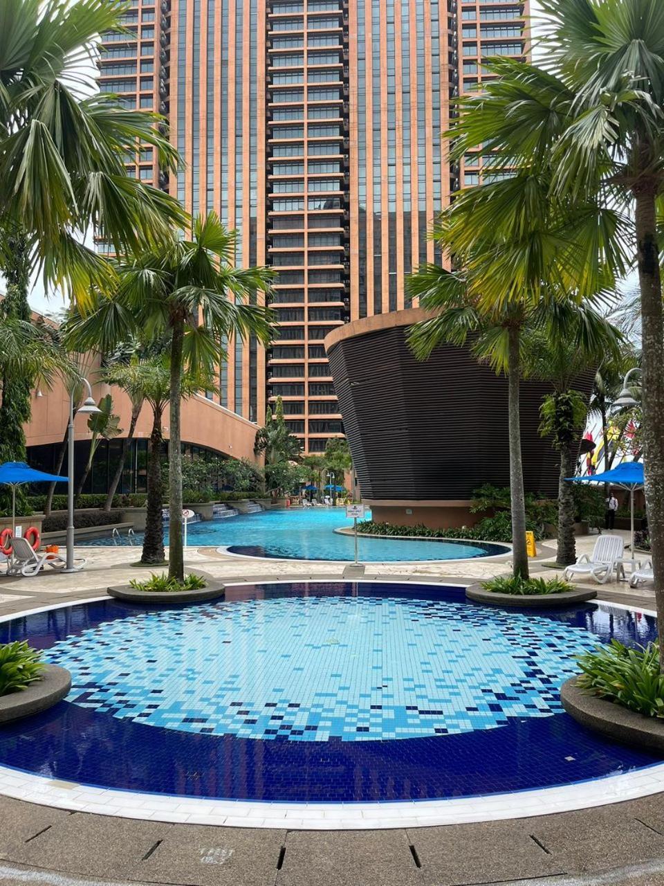 Luxhouz Suites At Times Square Kuala Lumpur Exterior photo