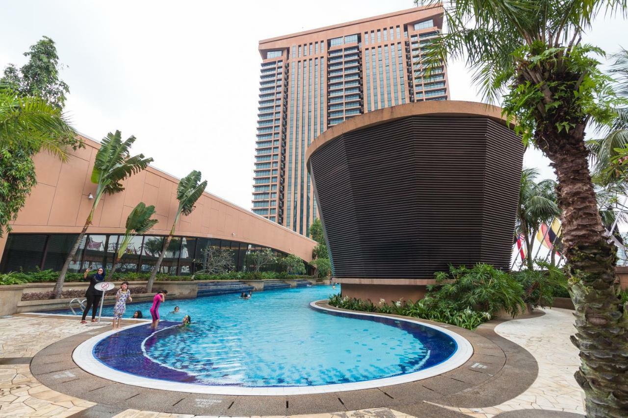 Luxhouz Suites At Times Square Kuala Lumpur Exterior photo
